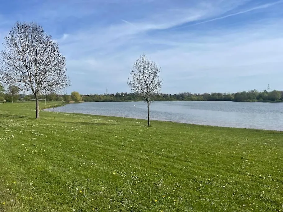 Moderne Dg-Wohnung In Mainleus Tyskland