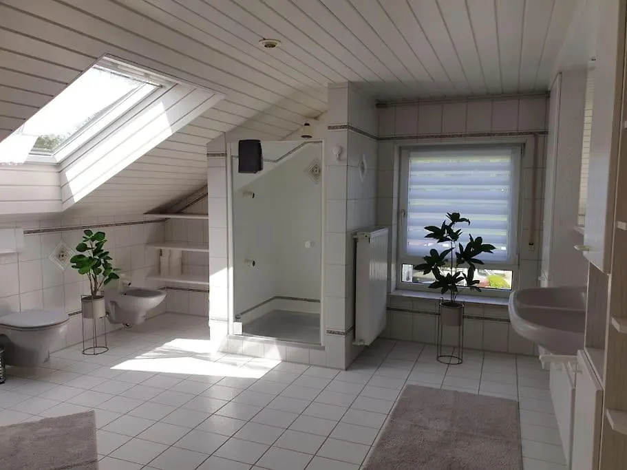 Moderne Dg-Wohnung In Mainleus Apartment