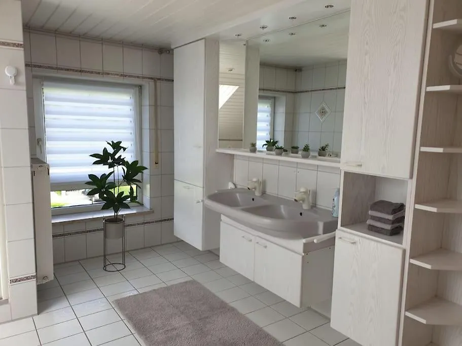 Moderne Dg-Wohnung In Mainleus Apartment